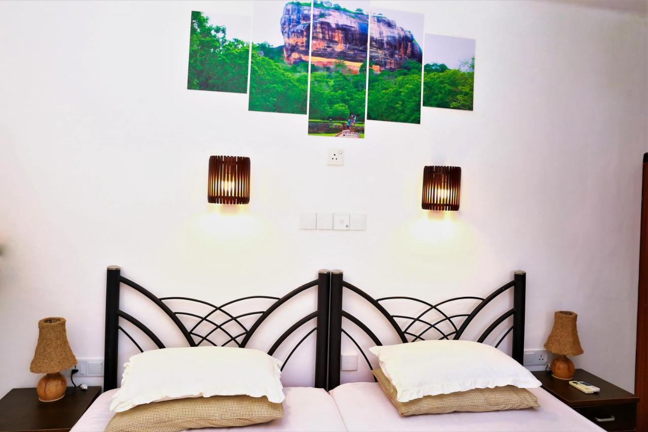 Camellia Dwelling Bed & Breakfast Hikkaduwa Dış mekan fotoğraf